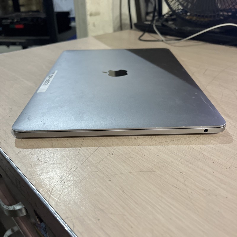 APPLE MACBOOK PRO 13" MID-2017 CORE I5-7360U 8GB RAM NO HD * gallery