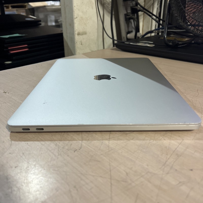 APPLE MACBOOK PRO 13" MID-2017 CORE I5-7360U 2.3GHZ 8GB RAM NO HD gallery