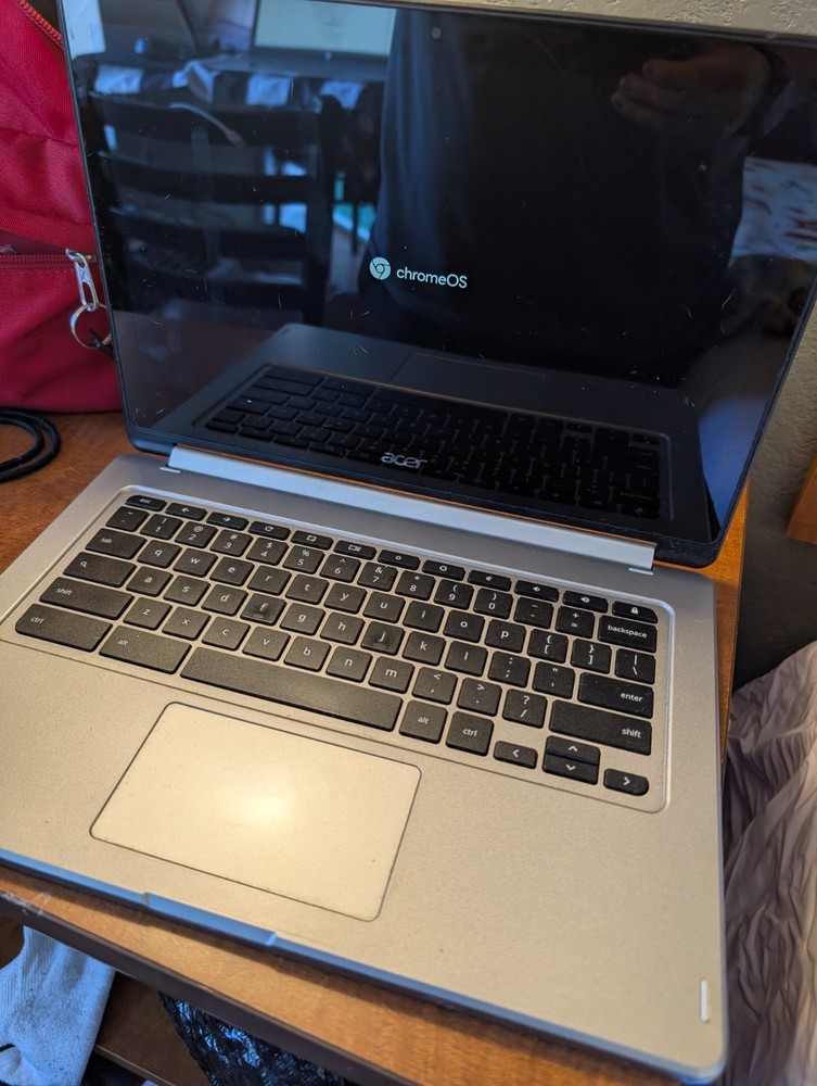 acer chromebook 315 13.3-inch convertible laptop featuring a 1920x1080 IPS touch