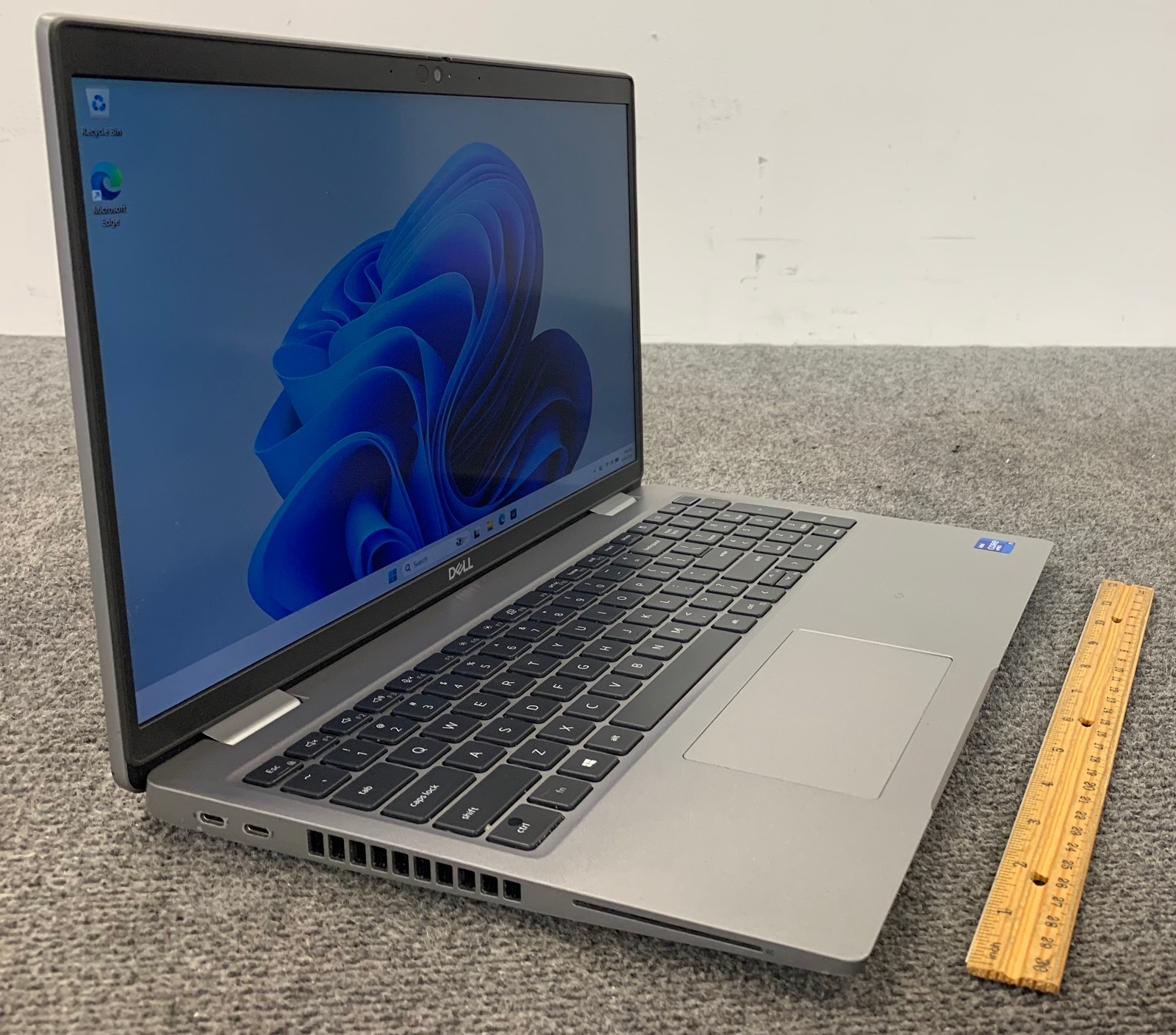 Dell Latitude 5520 15.6" Laptop i7-1185G7 16GB RAM 512GB NVMe gallery