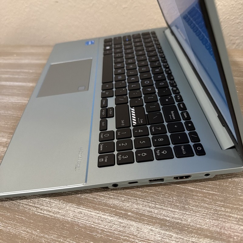 ASUS Vivobook Go 15 E1504GA i3-N305 / 8GB RAM / 256GB SSD / 15.6" FHD Windows 11 gallery