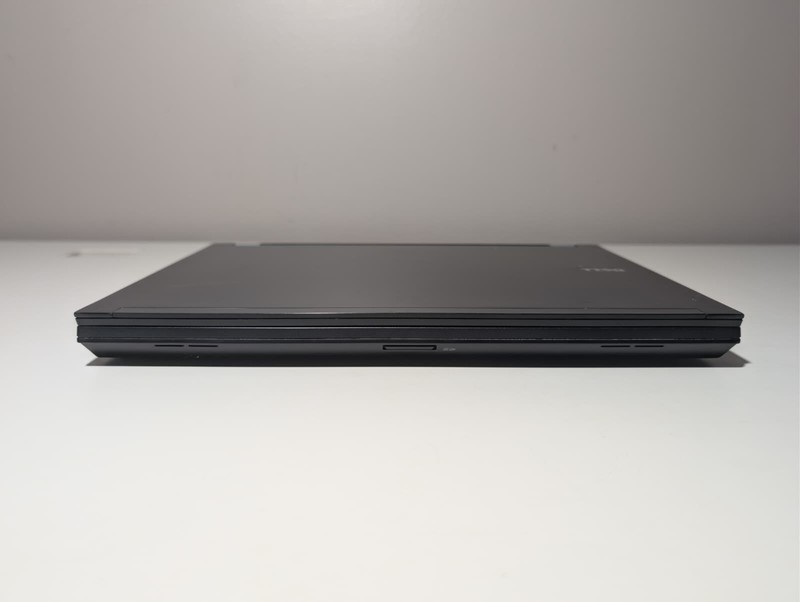 Dell Latitude E4300 | C2D 2GB RAM 160GB HDD | Win XP Pro 32-Bit | DVD+RW gallery