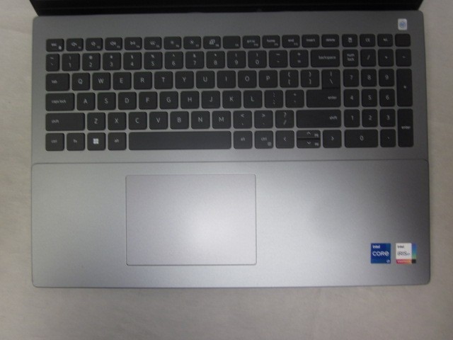 Dell Vostro 16 5630 I7-1360P @ 2.2GHz 1TB 16GB WIN11PRO gallery