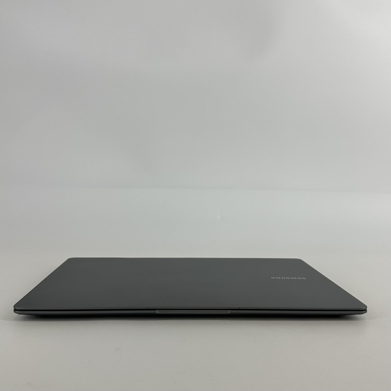 Samsung Galaxy Book5 Pro 14 QHD+ TOUCH Ultra 7 256V 16GB 512GB CRACKED SCREEN gallery