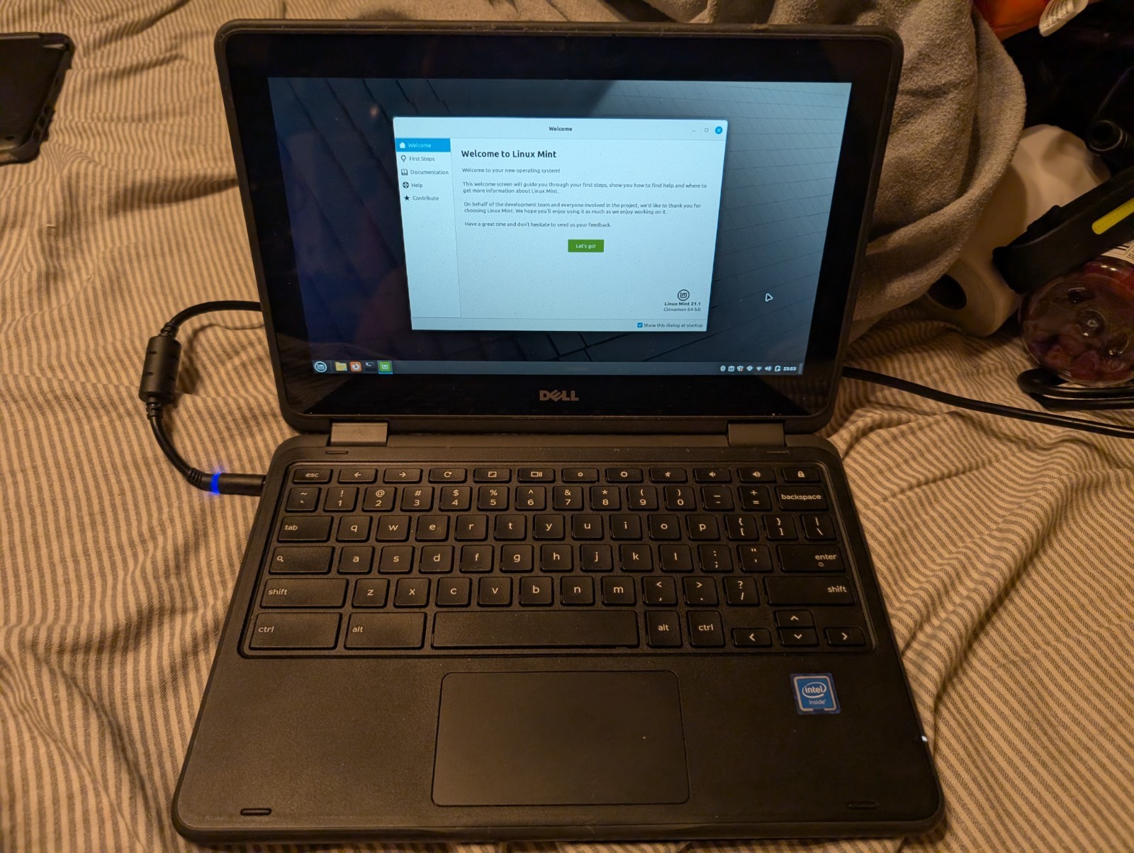 Linux Mint Dell Chromebook 3189 32GB HDD 4GB RAM Linux Mint Touchscreen gallery