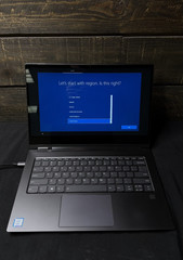 Lenovo Yoga C930-13IKB – i7-8550U – 12GB RAM -238GB SSD Win10