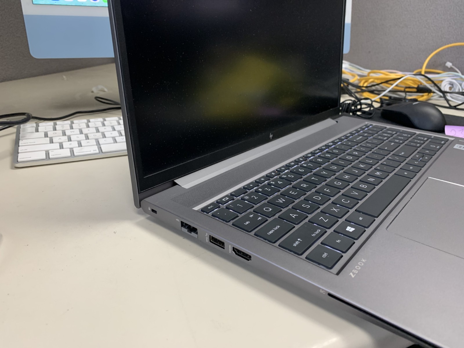 HP ZBook G7 15" 16GB 256GB SSD i7 2.7ghz gallery