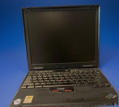 Vintage IBM Thinkpad X22, Pentium III 800 MHz, 640 MB RAM MAXED, 20GB HDD, Boots