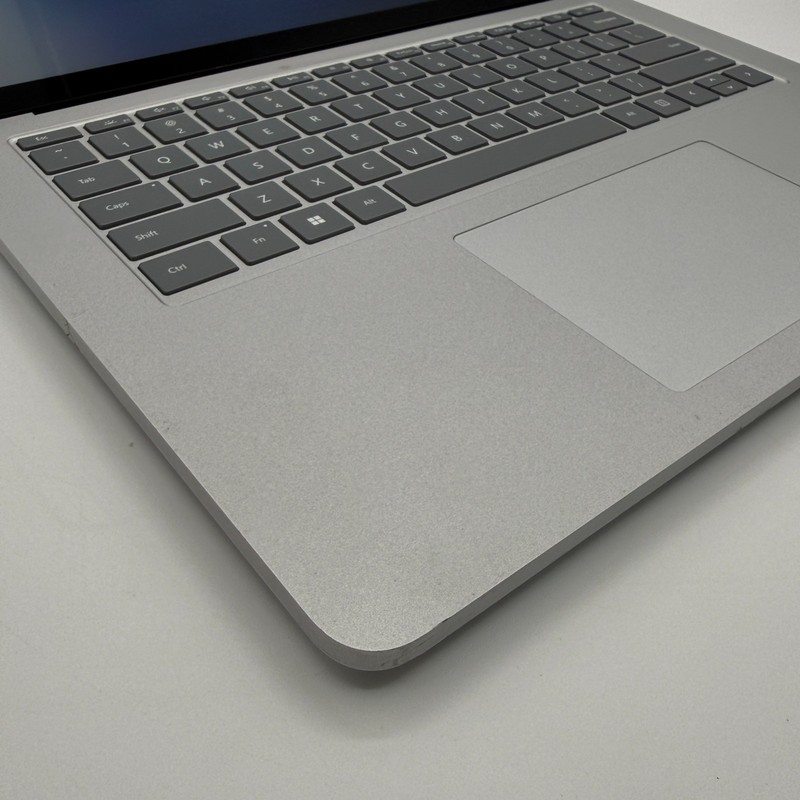 Microsoft Surface Laptop Studio 1964 14.4" i7-11370H RTX 3050 Ti 16GB RAM 512GB gallery