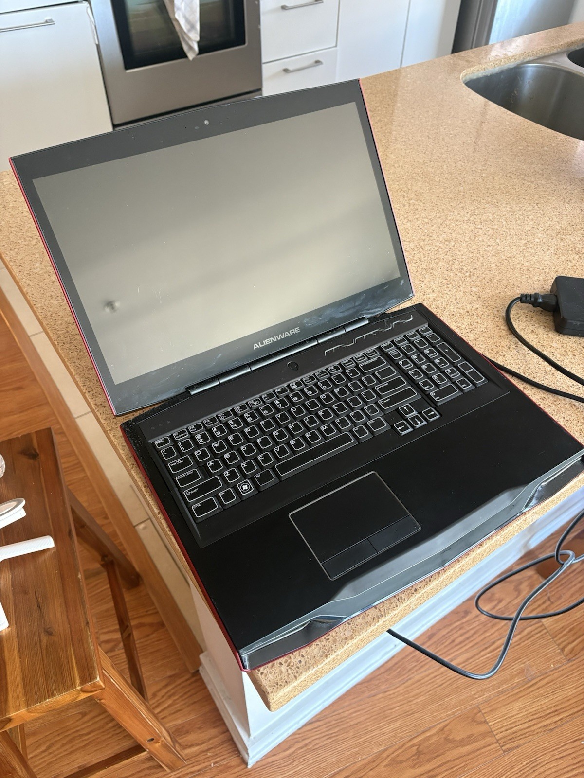 Alienware M17xR3 17in i7-2820QM 20GB GTX 460M Win 7 Pro Red/Black gallery
