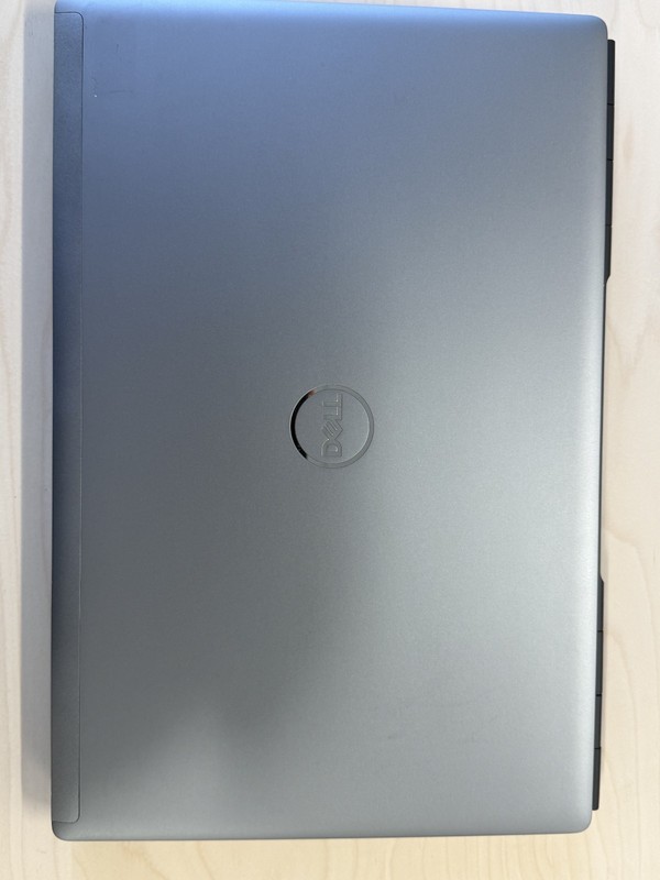 Dell Precision 7750 17.3" FHD | Xeon W-10855M | 32GB | 1TB NVMe | Quadro RTX 400 gallery