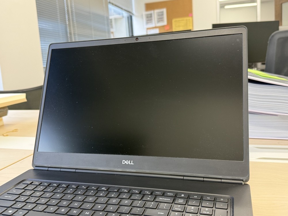 Dell Precision 7750 17.3" FHD | Xeon W-10855M | 32GB | 1TB NVMe | Quadro RTX 400