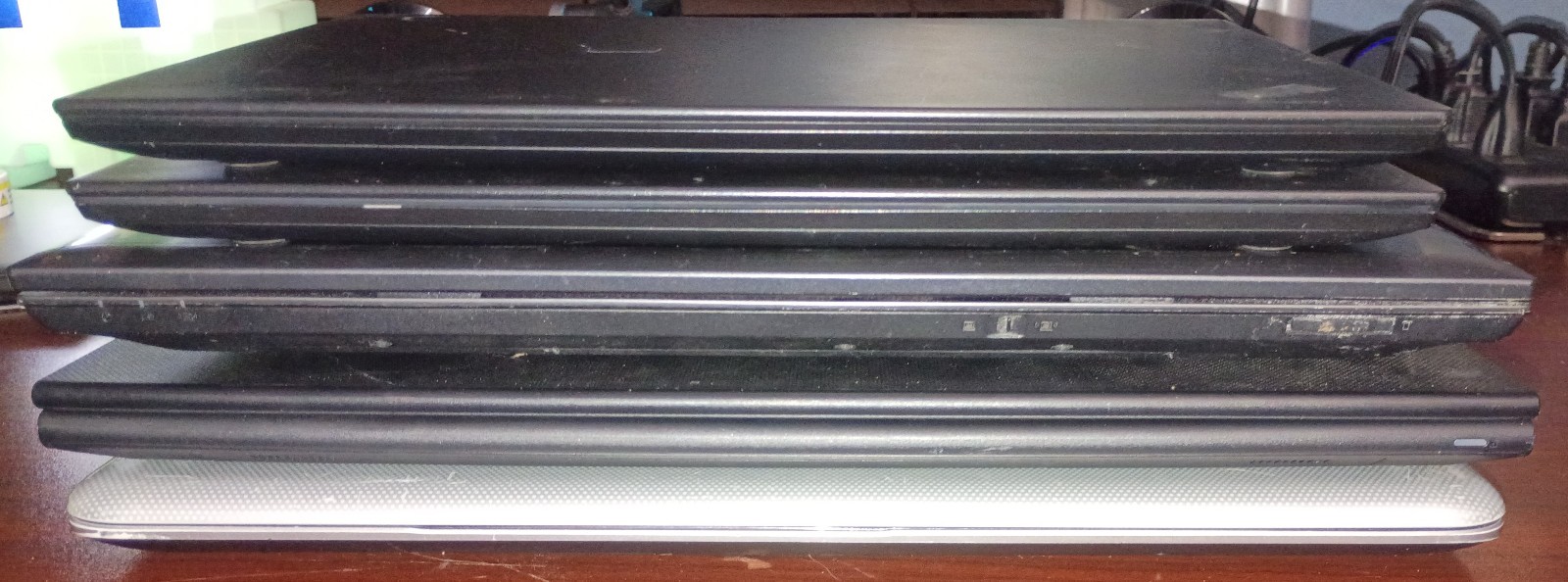 LOT OF FIVE - Laptops Lenovo ThinkPad T460s HP Pavilion Dell Inspiron V570 Parts gallery