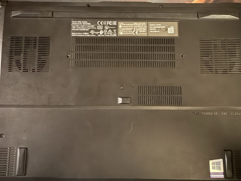 Razor 15 ROG I7 10th Gen 16gb Ram 1tb RTX 2060 W/ New Screen For Parts gallery