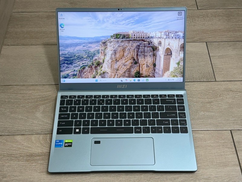 MSI Prestige 14 A12SC 14" Core i5-1240P GeForce GTX 1650 512GB SSD 16GB Ram gallery