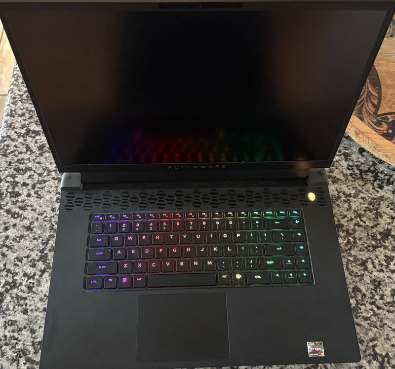 Alienware m17 R5 AMD gallery