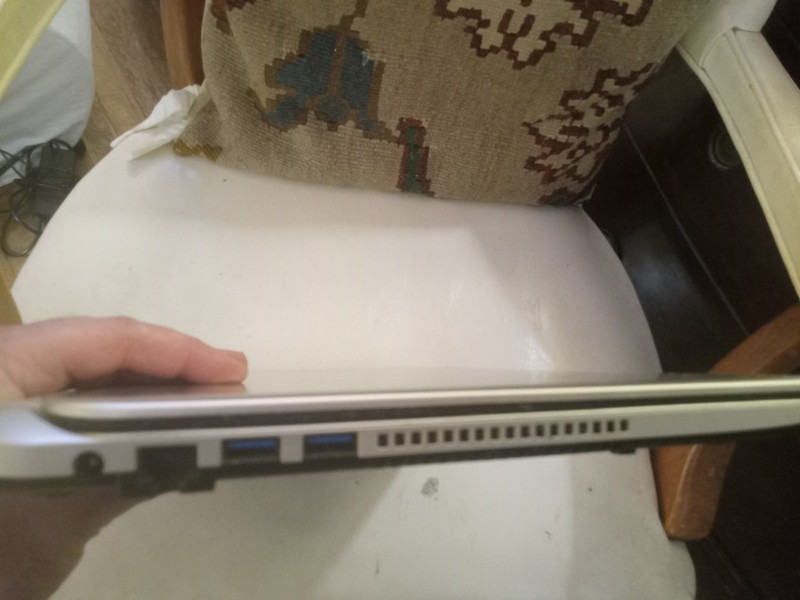 Toshiba E45-B4202 Gen4 Intel Core i5-4210U (3M Cache, up to 2.70GHz) 750GB gallery