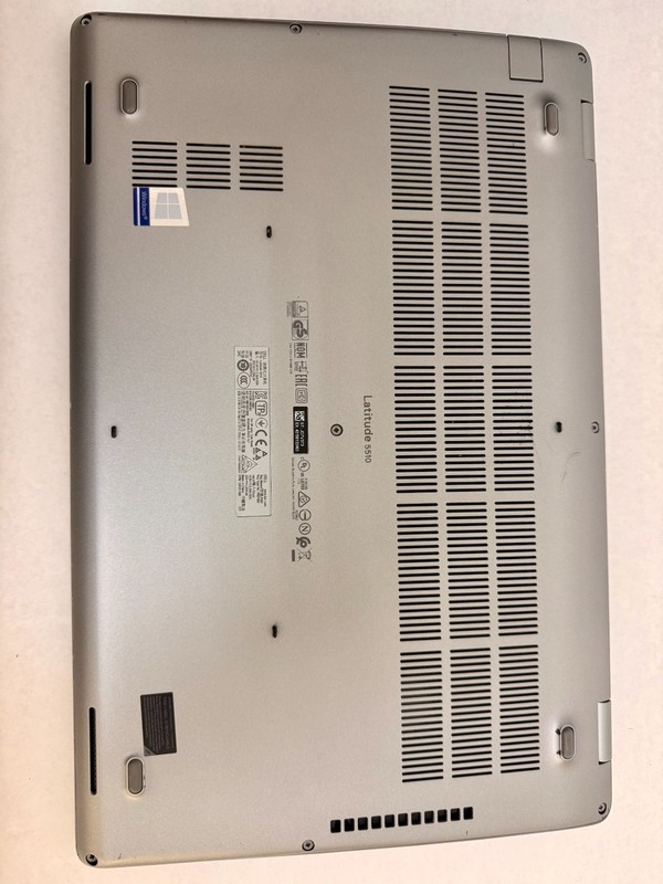 Dell Latitude 5510 15.6" i7-10610U 8GB 256GB NVMe SSD Windows 11 Pro gallery