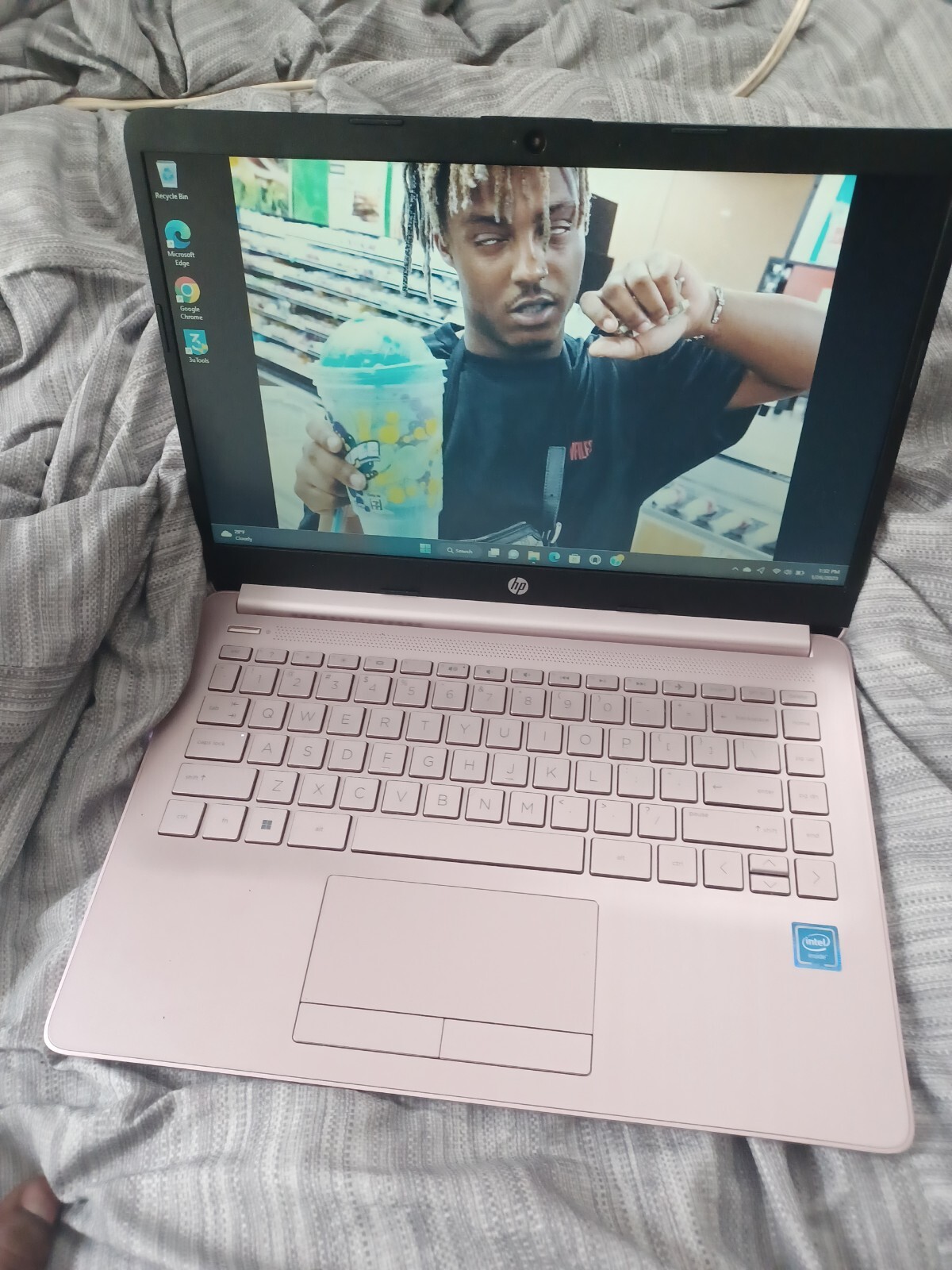 HP Stream 14-cb172wm 14" (64 GB, Intel Celeron N4000, 1.10 GHz, 4 GB) Laptop... gallery