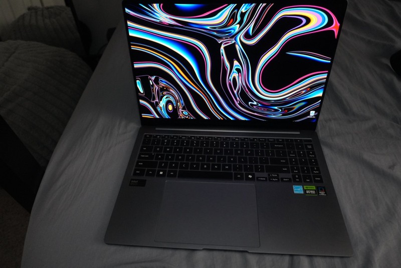 Samsung Galaxy Book4 Ultra Windows 11, 16GB (RAM) + 1TB (SSD), NVIDIA RTX 4050 gallery