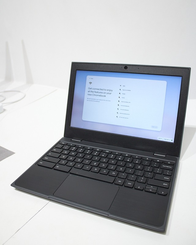 LENOVO 82CD0000US 100e Chromebook 2nd Gen 11.6" HD A4-9120C 1.6GHz gallery