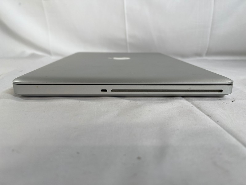 Apple MacBook Pro Mid 2009 2.53 GHz Core 2 Duo No Drive 15" FOR PARTS/REPAIR gallery