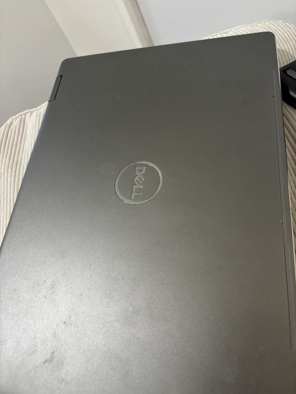 Dell Inspiron 13 7000 2-in-1| i7-8565U| 16GB RAM |256GB SSD| Needs new Charger** gallery