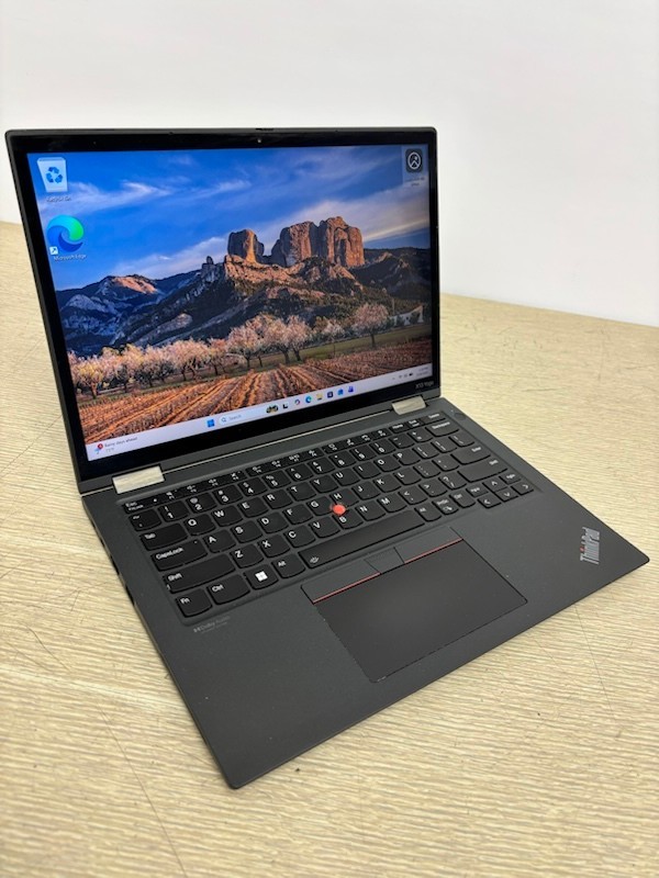 Lenovo ThinkPad X13 Yoga Gen 2 13" i5-1145G7 16GB 256GB SSD W11P -(screen issue) gallery