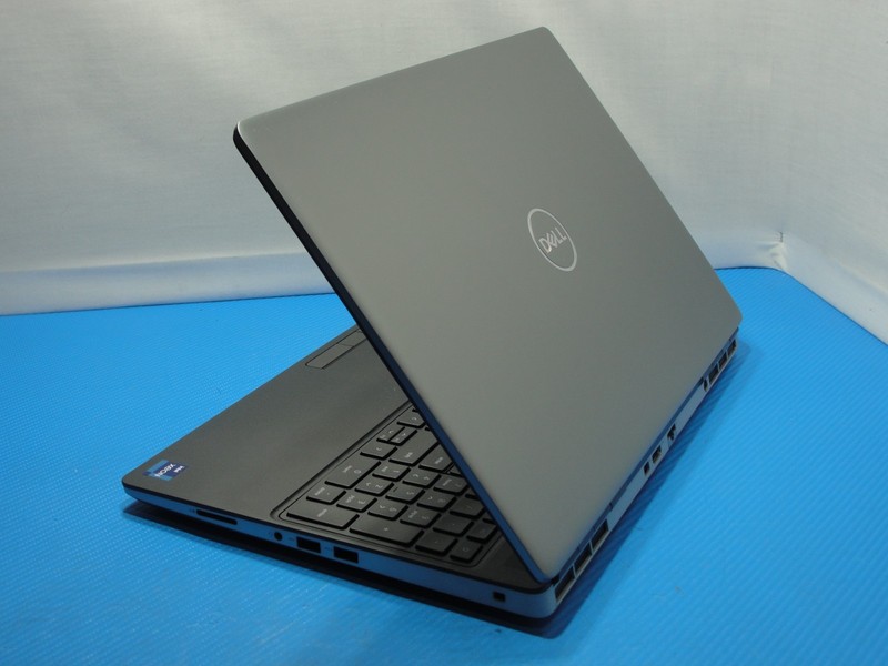 Dell Precision 7560 15.6" FHD Xeon W-11955M 2.6GHz 64GB 512GB Win11Pro RTX A2000 gallery