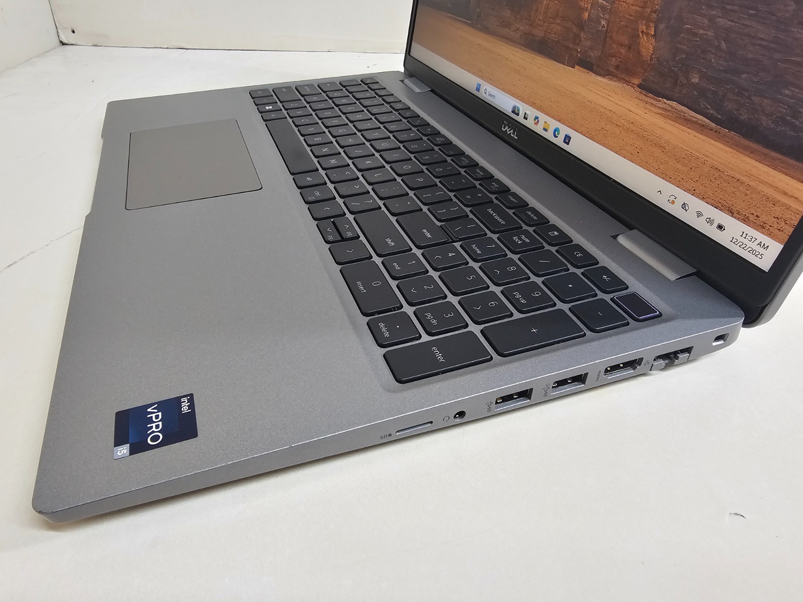 Dell Latitude 5530 Laptop i5-1235u 16GB 512GB 15.6" Touchscreen - Dell Wty 9/26 gallery