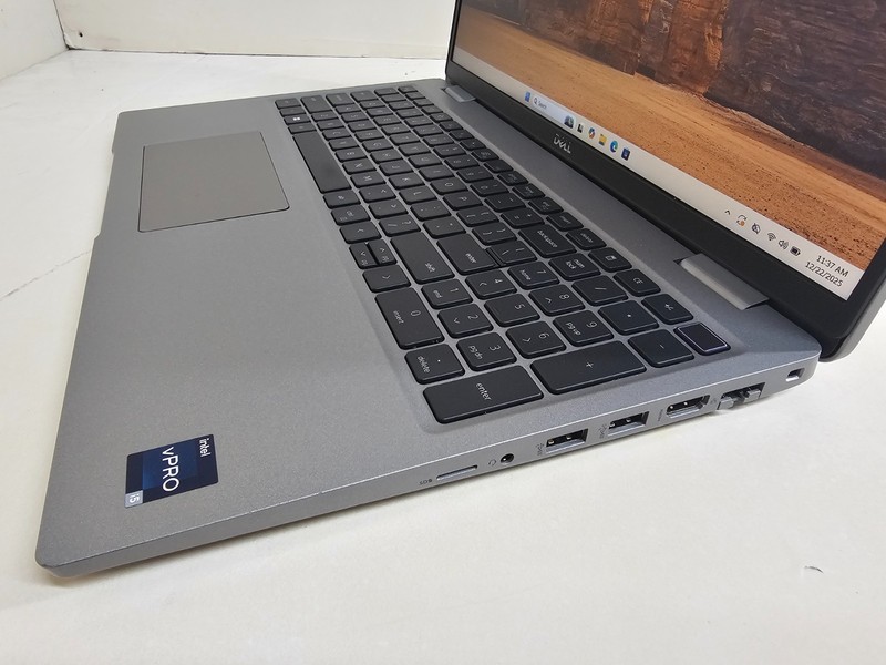 Dell Latitude 5530 Laptop i5-1235u 16GB 512GB 15.6" Touchscreen - Dell Wty 9/26 gallery