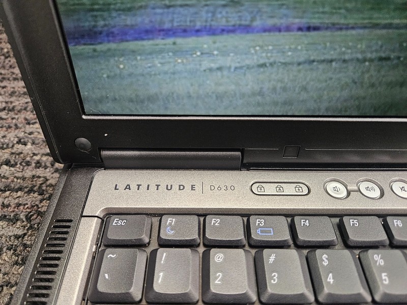 Dell Latitude D630 Laptop Intel Core 2 Duo 1 GB RAM 60 GB HDD Windows XP Pro SP3 gallery