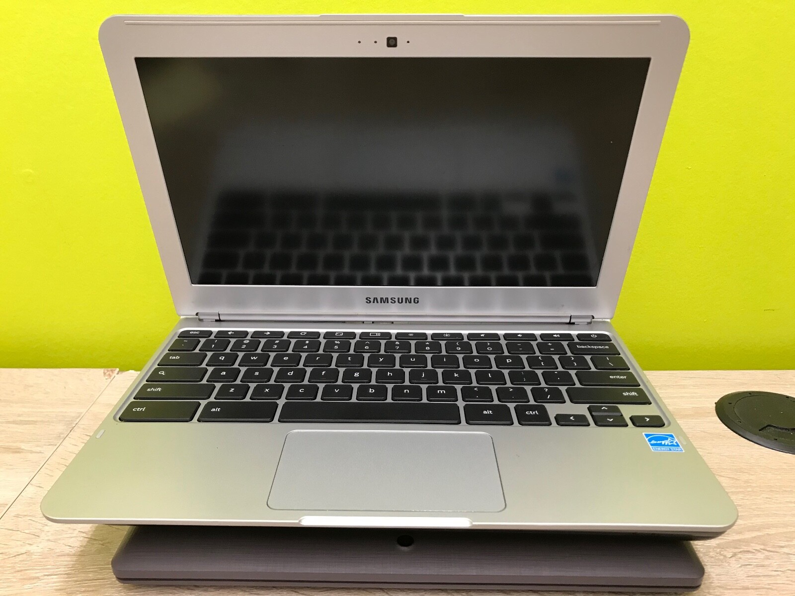 Lot of 3 compact laptops AS IS / For Parts gallery