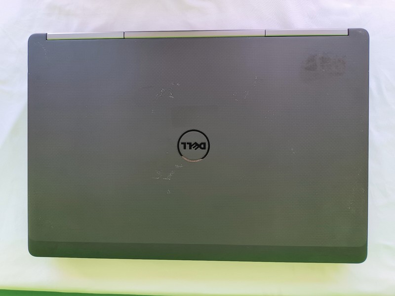 Dell Precision 7710 17.3" i7-6820HQ 16GB 512GB SSD FirePro W7170M 4GB FHD gallery