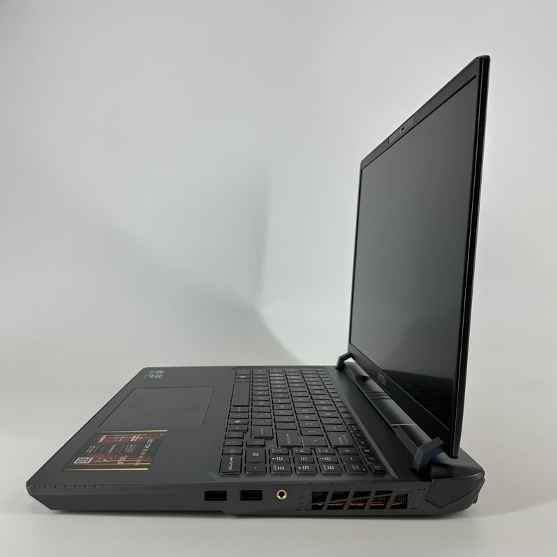 MSI Vector 16 HX AI 16 240Hz QHD+ 2.7 GHz Ultra 9 275HX 32GB 1TB SSD RTX 5070 gallery