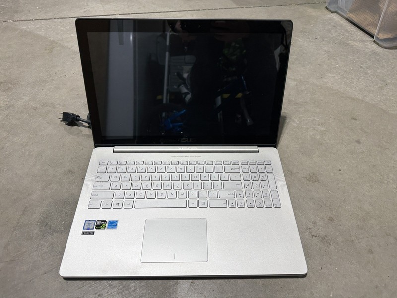 Asus Zenbook UX501V I7-6700HQ 16GB 512GB Win10 W/ AC Adapter gallery