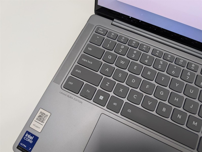 Lenovo Slim 7 14" Core Ultra 7 258V 32GB 1TB SSD Arc 14 Luna Grey Used-Very Good gallery