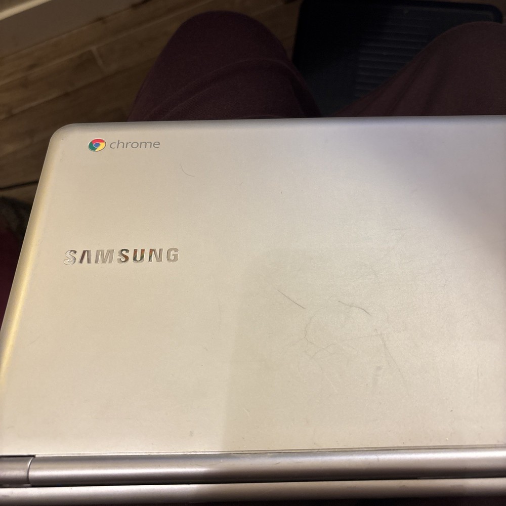 Samsung Chromebook XE303C12 11.6" Laptop Notebook Intel 2GB Ram 16GB SSD WiFi.
