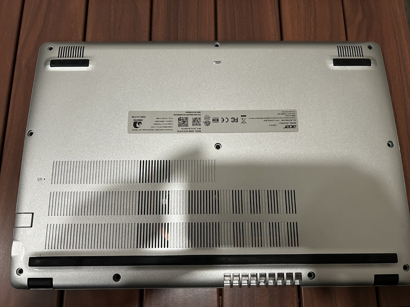 Acer Aspire 5 15.6" Full HD IPS (AMD Ryzen 3, 256GB SSD, 8GB RAM) Win 11 Silver gallery