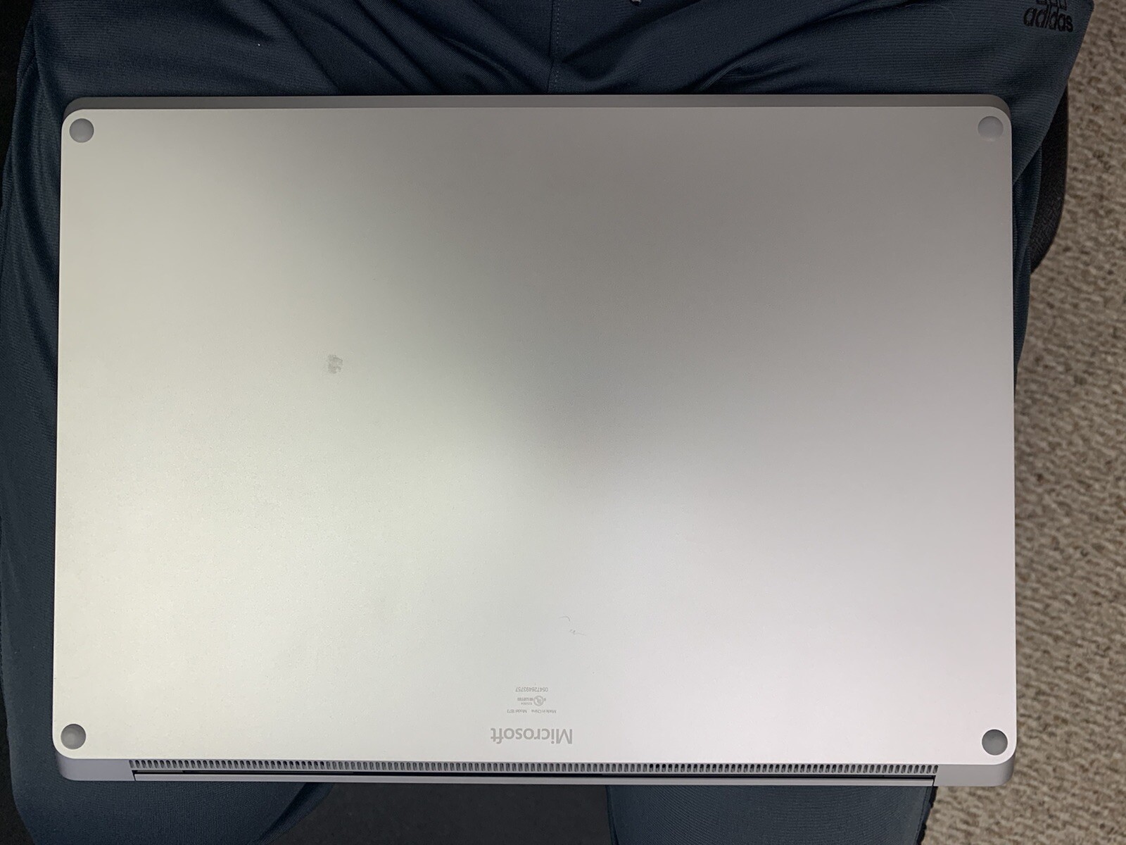Microsoft Surface Laptop 3 w/Radeon Vega Mobile - 2.10 GHz / 8 GB / 128 GB SSD gallery