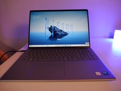 Dell 16 (DC16251) — 16″ FHD+ Touchscreen — Intel Core 7 150U / 16GB / 1TB SSD