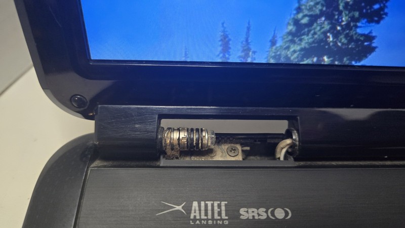 ASUS K501 15.6" Intel Dual-Core T4500 2.3 GHz 4 GB RAM - For Parts gallery
