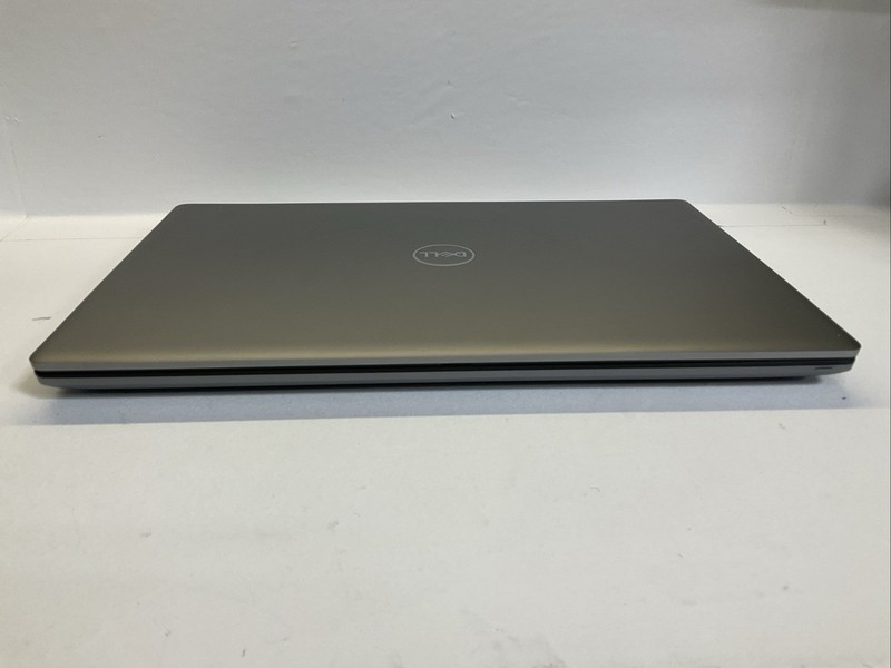 Dell Precision 7750 Laptop 17.3” i9-10th Gen 16GB RAM 500GB SSD RTX 4000 GPU W11 gallery
