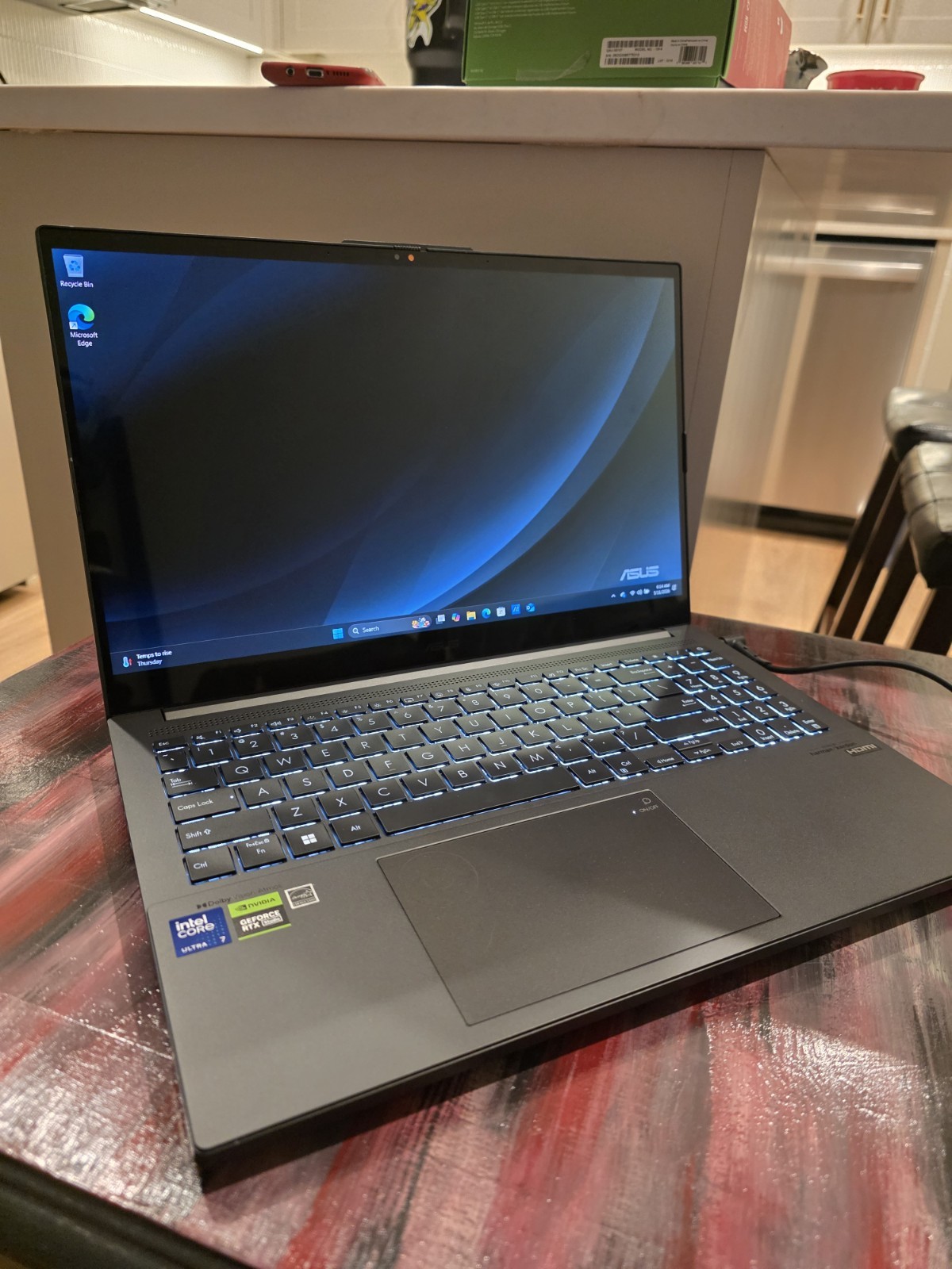 ASUS 15.6 OLED Q533M Intel Ultra 7, 16GB DDR5, Nvidia RTX 3050 6Gb, 1TB SSD gallery