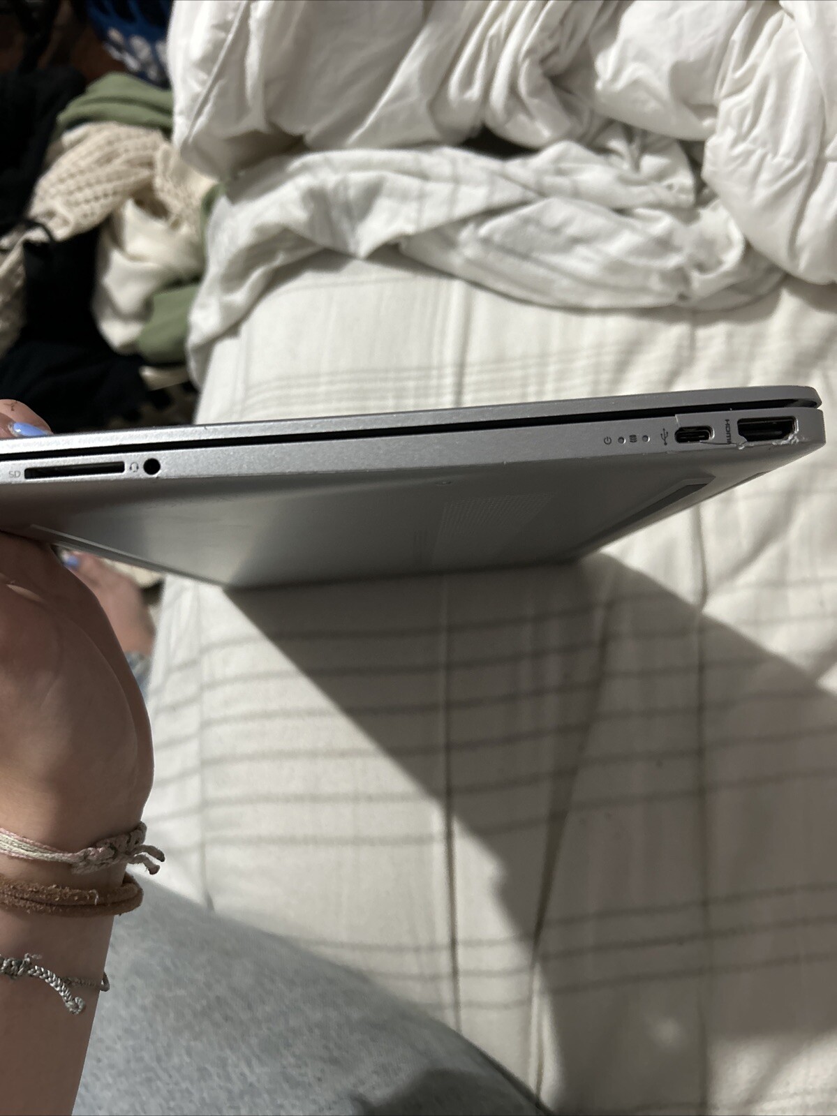 HP 15-dw1024wm 15.6" (128GB SSD, Intel Core i3-10110U, 2.1 GHz, 4GB RAM) Laptop gallery