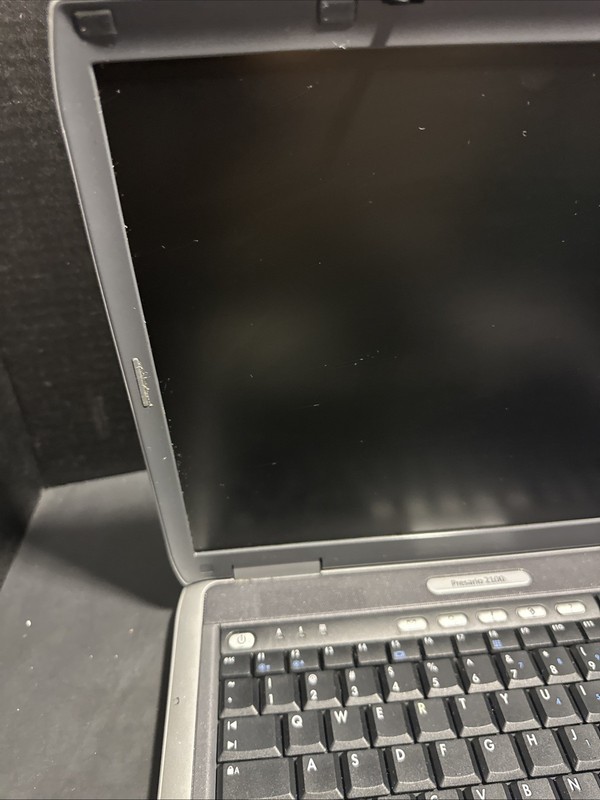 Compaq Presario 2100 Laptop Intel Celeron Parts Repair Untested No Charger#R143 gallery