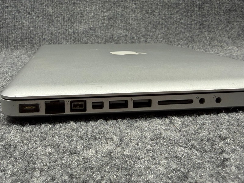 Apple MacBook Pro A1286 15" Laptop Intel Core 2 Duo P8700 2.53GHz 4GB RAM 500GB gallery