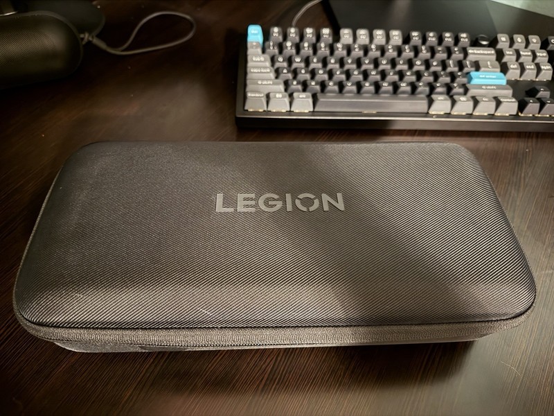 Lenovo Legion Go 8.8 in (1TB SSD, AMD Ryzen Z1 Extreme, 3.3GHz, 16GB RAM) gallery