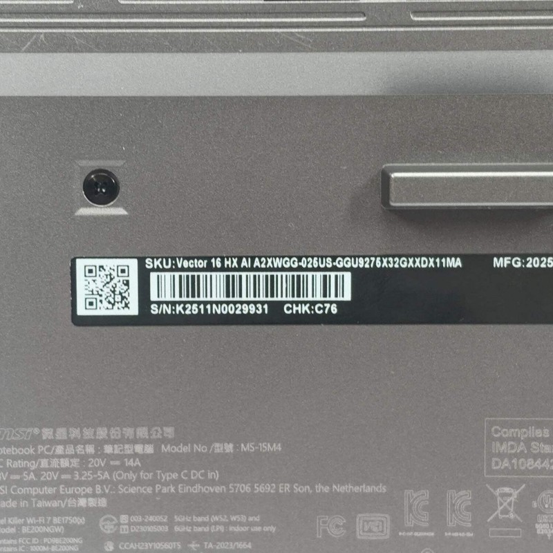 MSI Vector 16 HX AI A2XWGG 16" Core Ultra 9 275HX 2.7GHz 32GB RAM 1TB SSD gallery