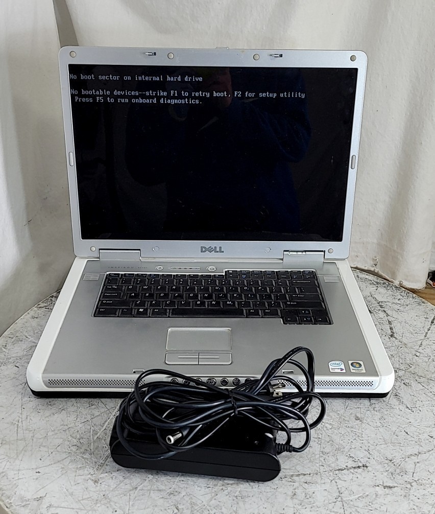 Dell Inspiron 9400 PP05XB Laptop Intel Core2 T7200 2.0GHz 2GB 120GB SEE NOTES gallery
